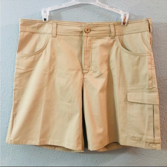 Cabela’s tan cargo short - Picture 1 of 10